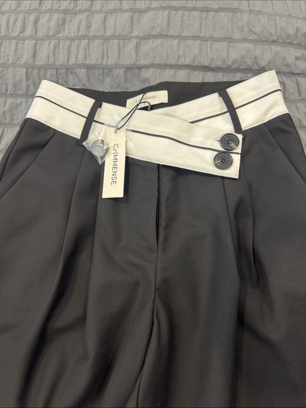 Commense Black Wide-Leg Pants with White Contrast Waistband and Buttons - Picture 3 of 4